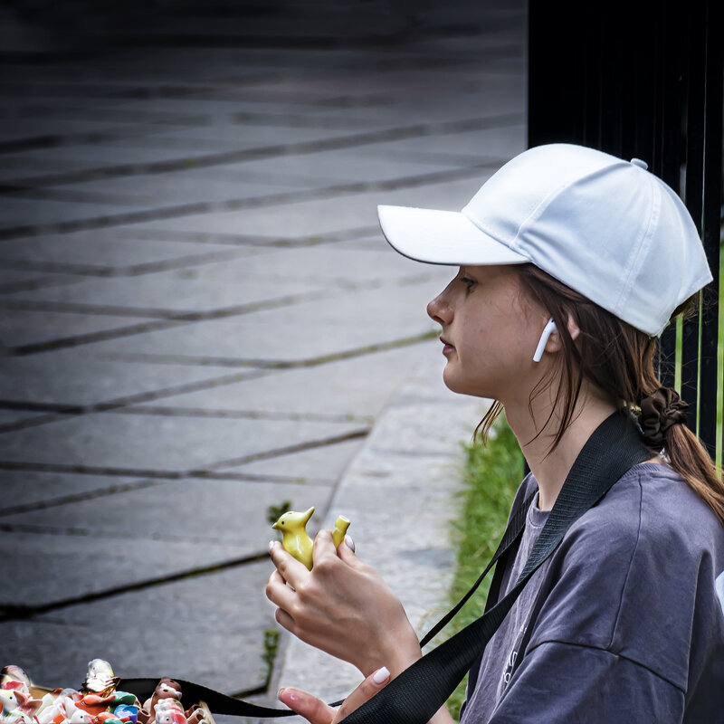 Продавец свистулек. - Александр 