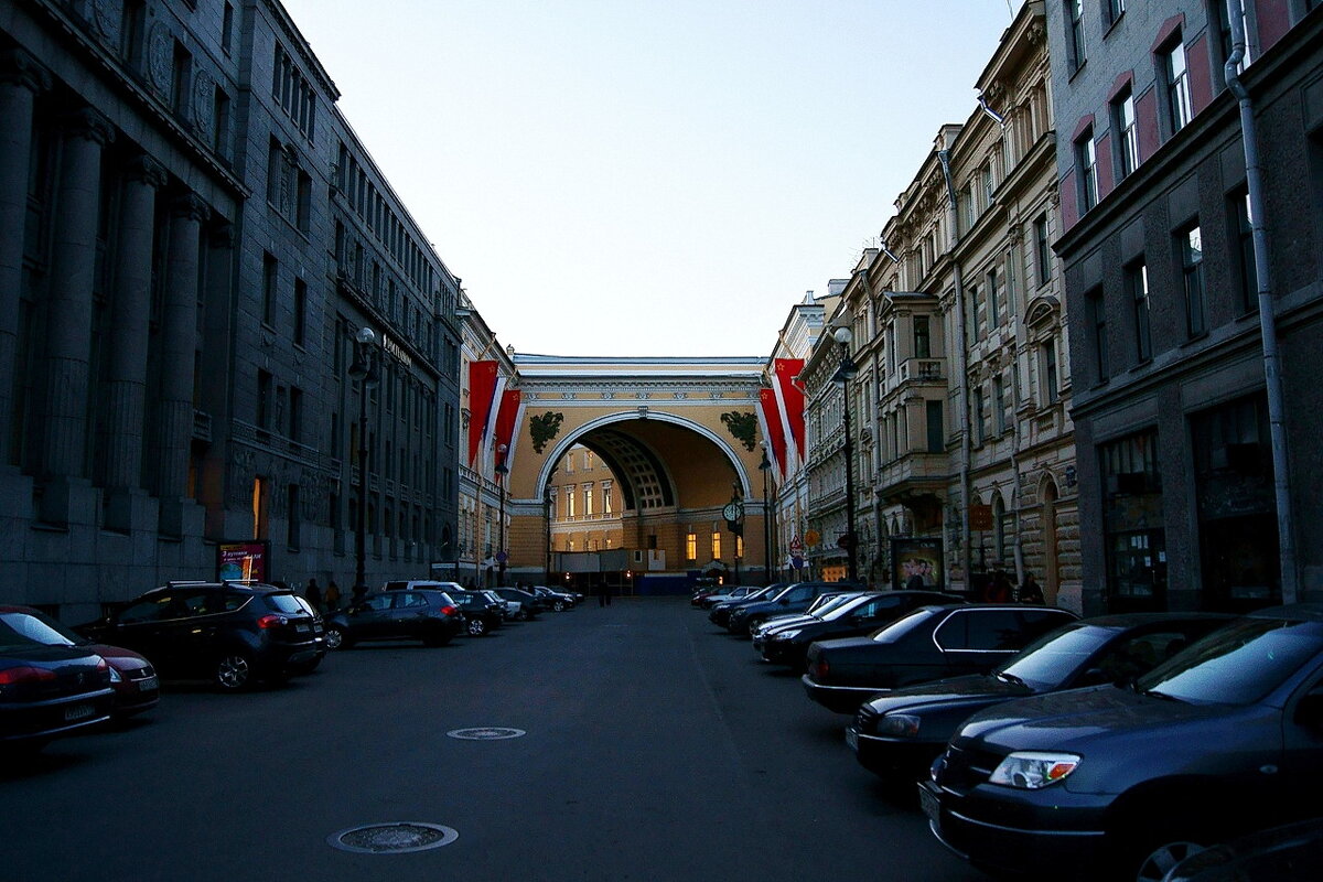 Вечер. Главный штаб. Триумфальная арка. Вид с Невского пр.. - Игорь Тельцов