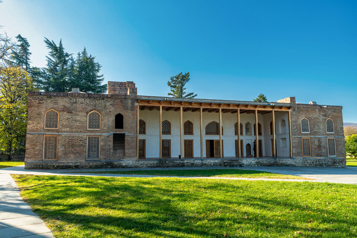 Дворец Ираклия II на территории крепости Батони. Телави. Грузия. - Дина Евсеева