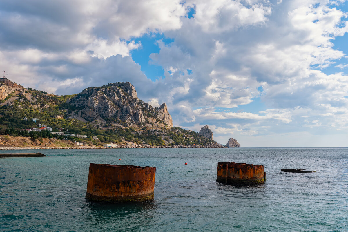 *** - Виталий Емельянов