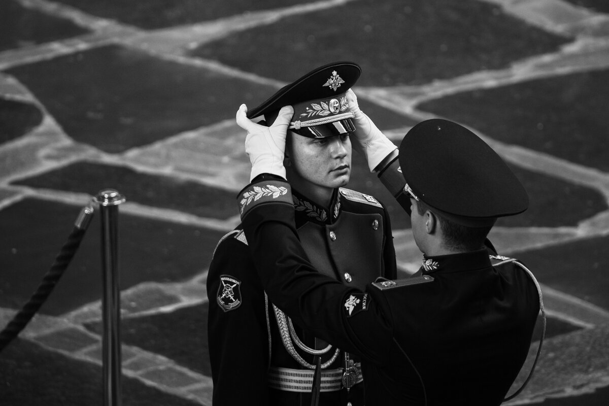 Смена караула - Денис Ханыков