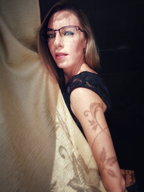 ))) - Януся Характерова