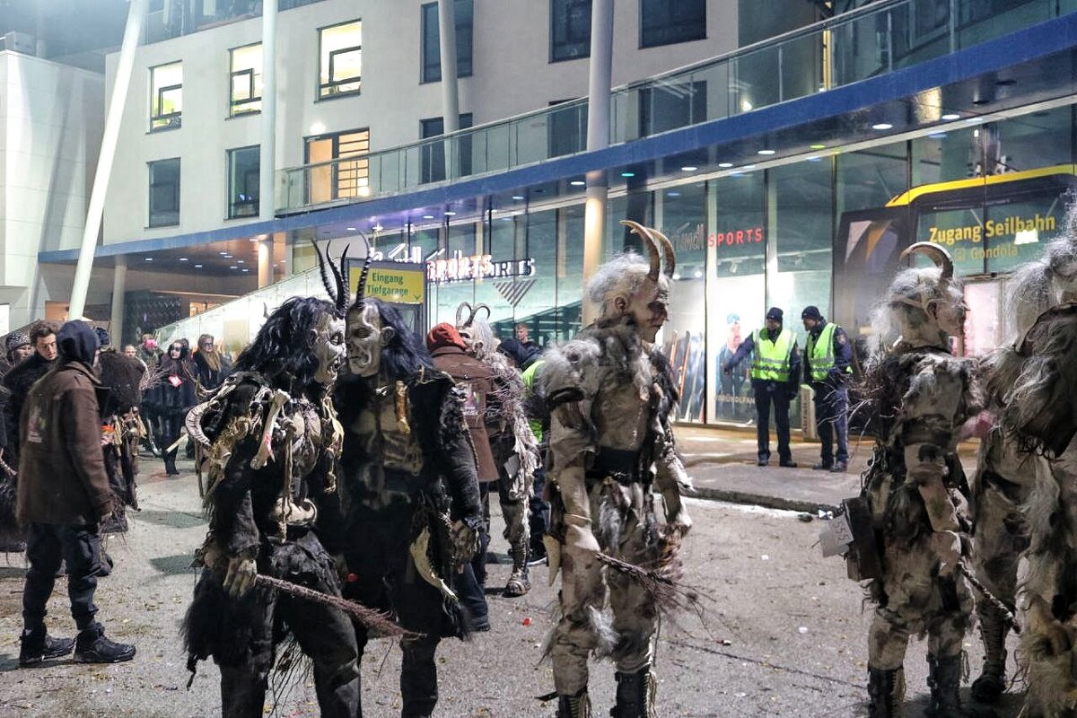 шоу крампусов - Светлана Баталий