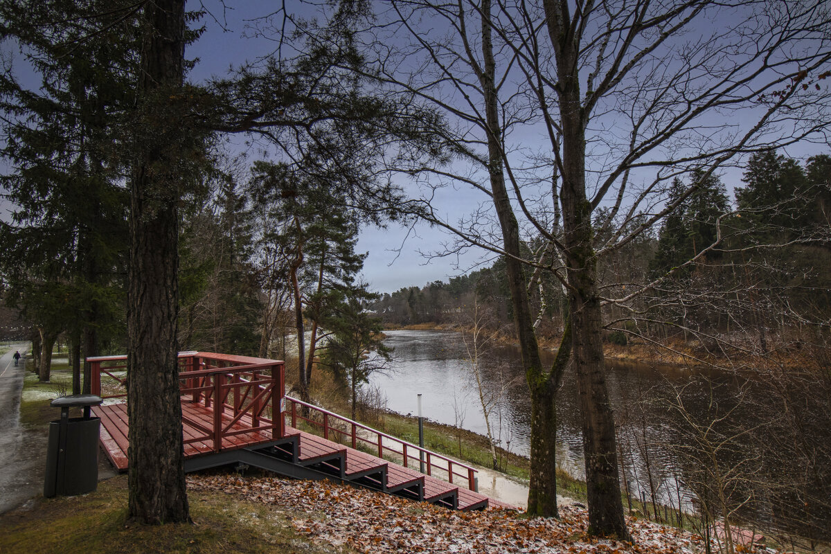 Смотровая площадка на реке. - Николай 
