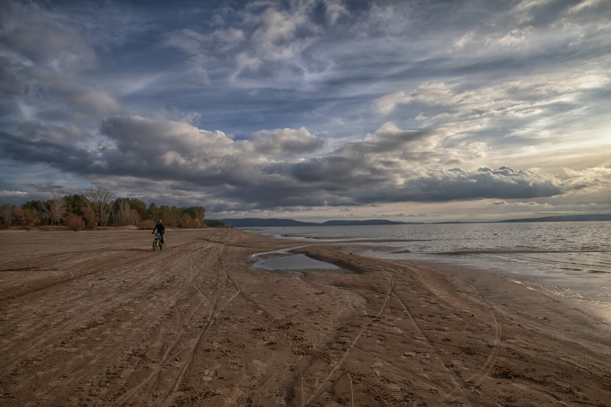 * - Александр Лисовский