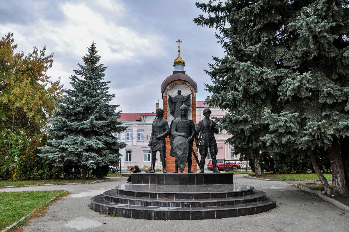 Памятник, установленный в честь 850-летия Ельца - Татьяна Машошина