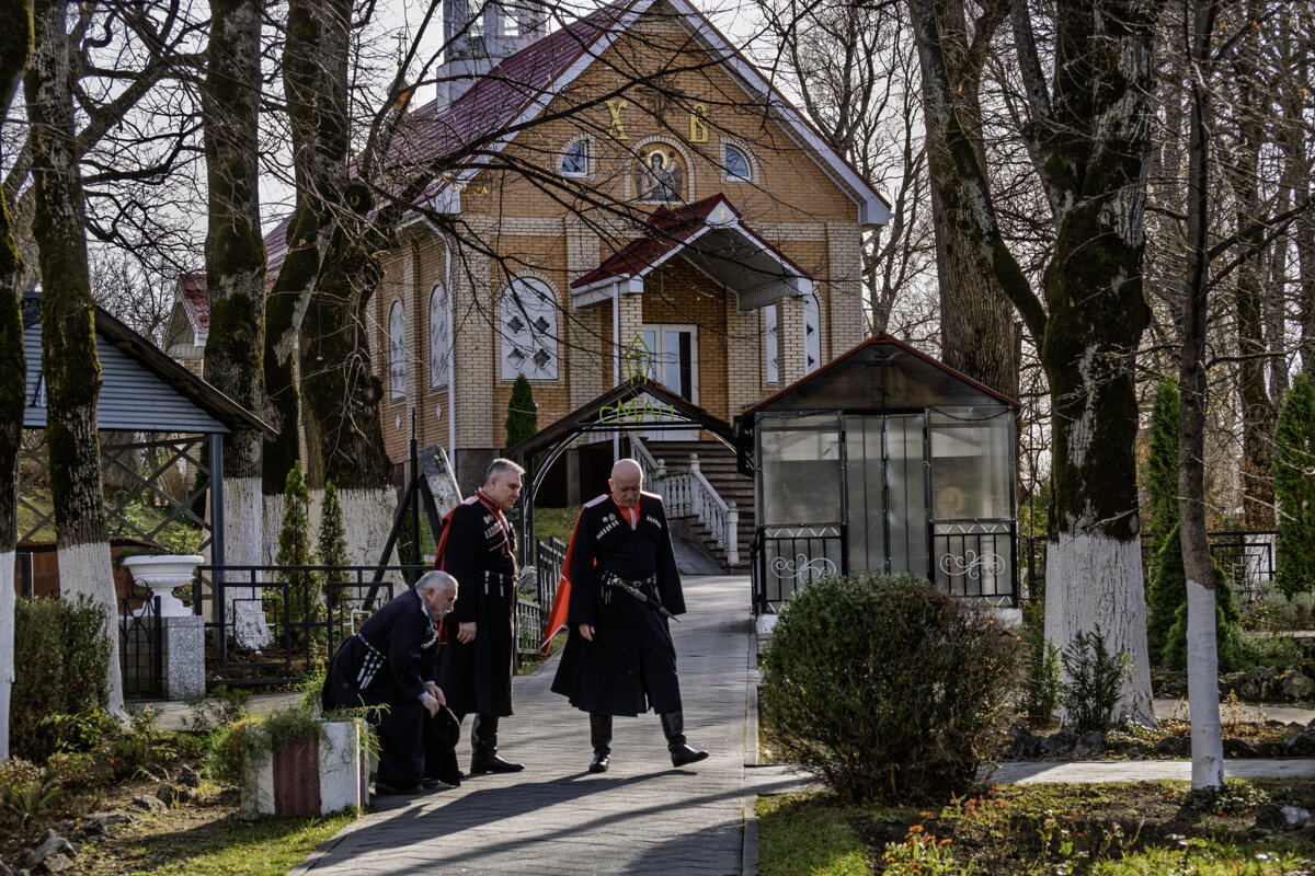 На территории Свято-Михайловского мужского монастыря - Игорь Сикорский На территории Свято-Михайловского мужского монастыря - Игорь Сикорский