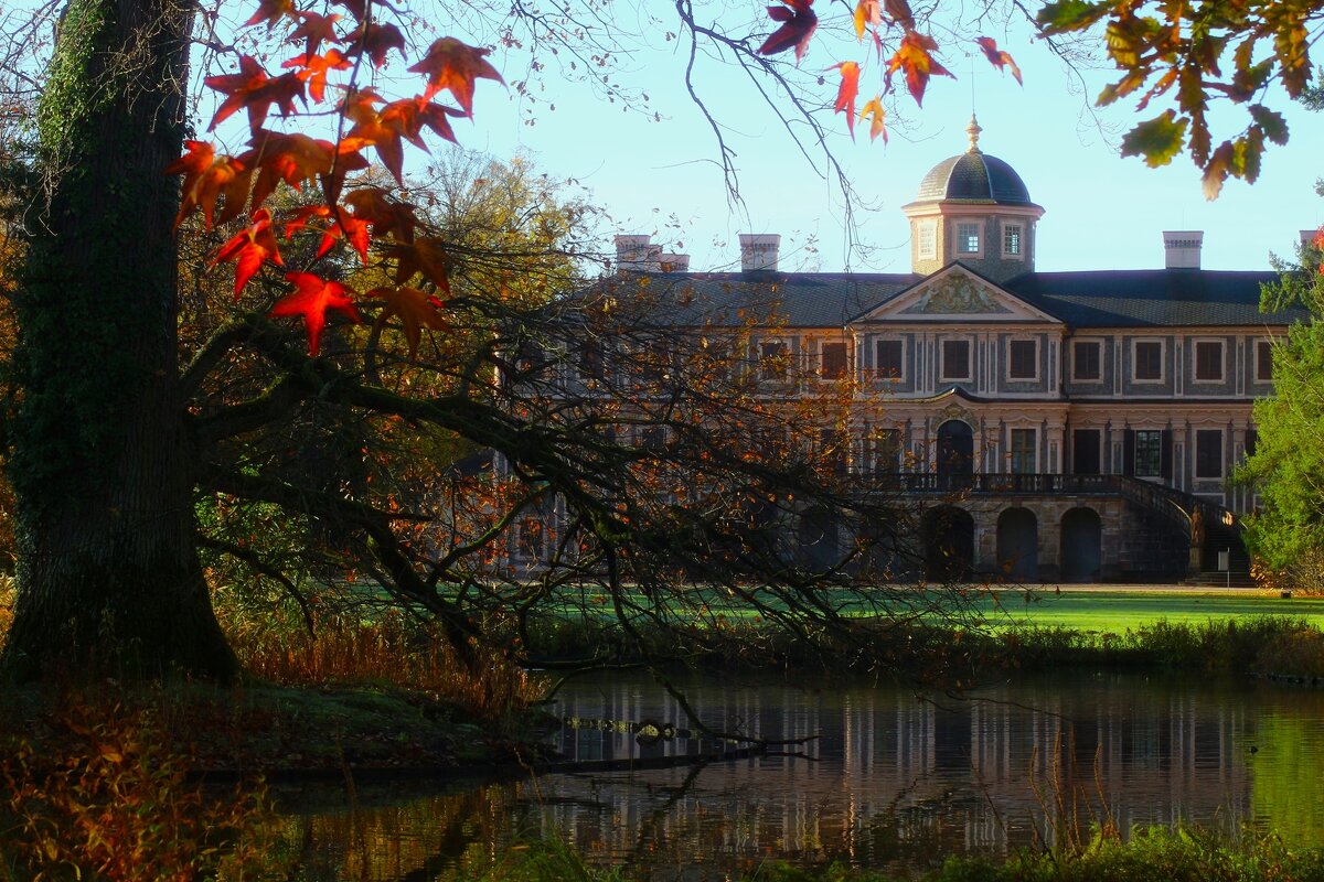 Замок Фаворит,ноябрь - Юрий. Шмаков