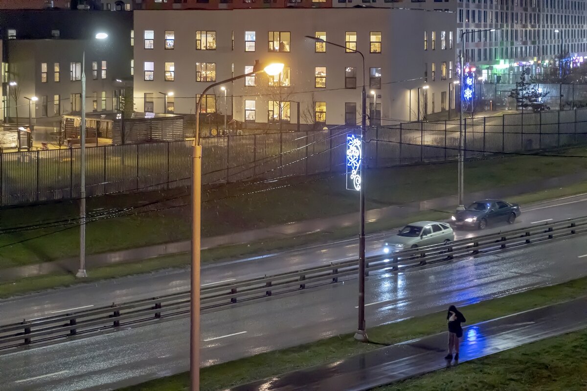 Украшают столбы к НГ - Валерий Иванович Украшают столбы к НГ - Валерий Иванович