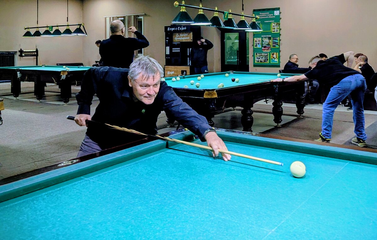 Играем в бильярд - Андрей Хлопонин