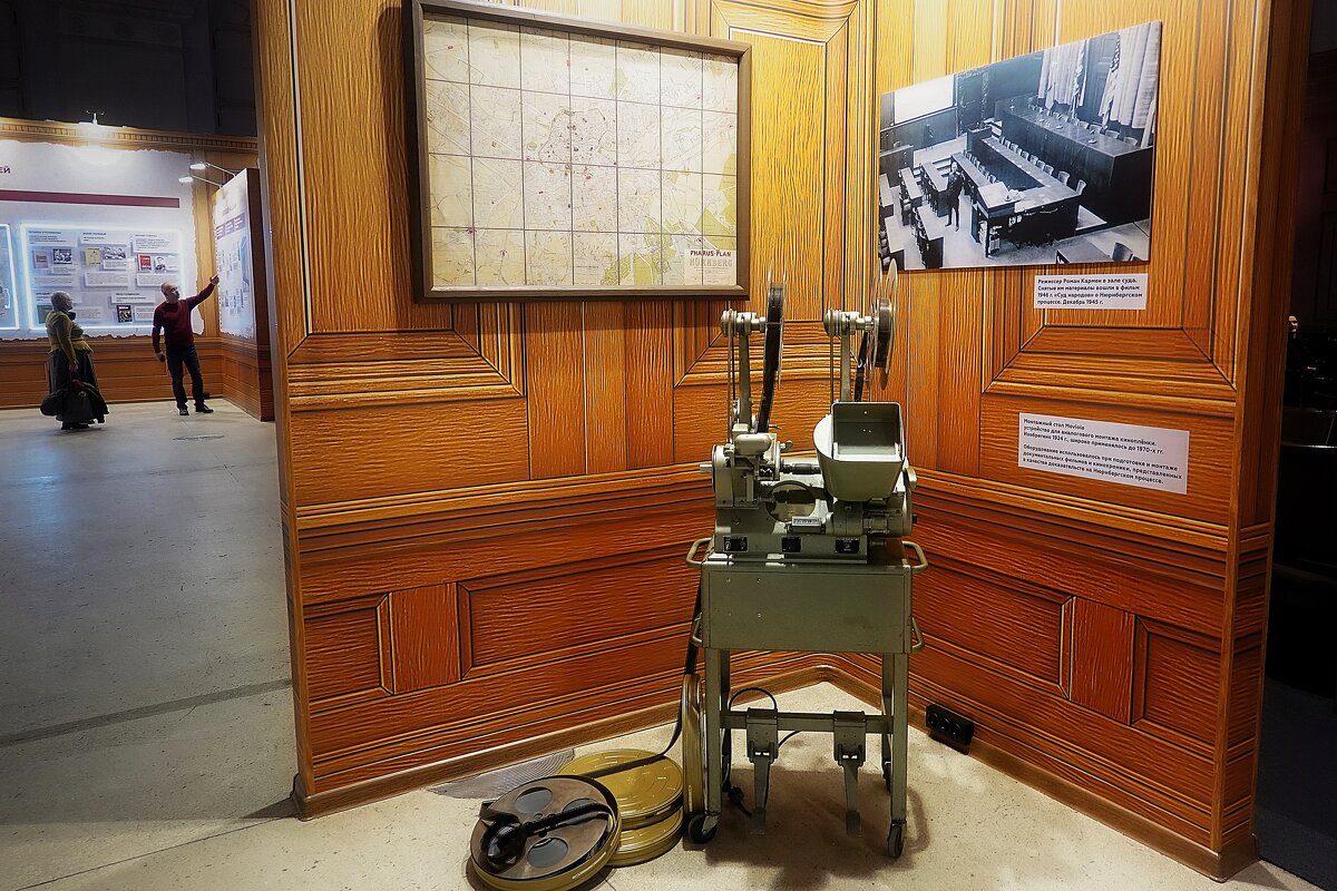 Монтажный стол Moviola. - Татьяна Помогалова Монтажный стол Moviola. - Татьяна Помогалова