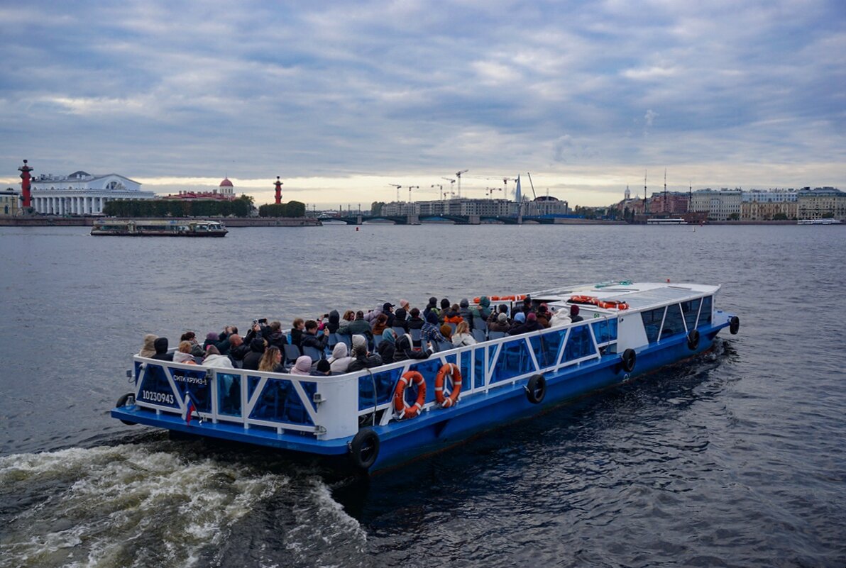 По Неве реке - Ольга По Неве реке - Ольга