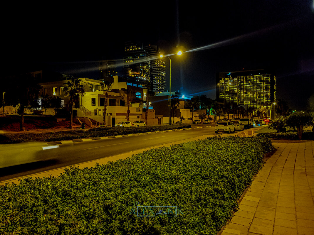 Газончик. - Argaman Табашник