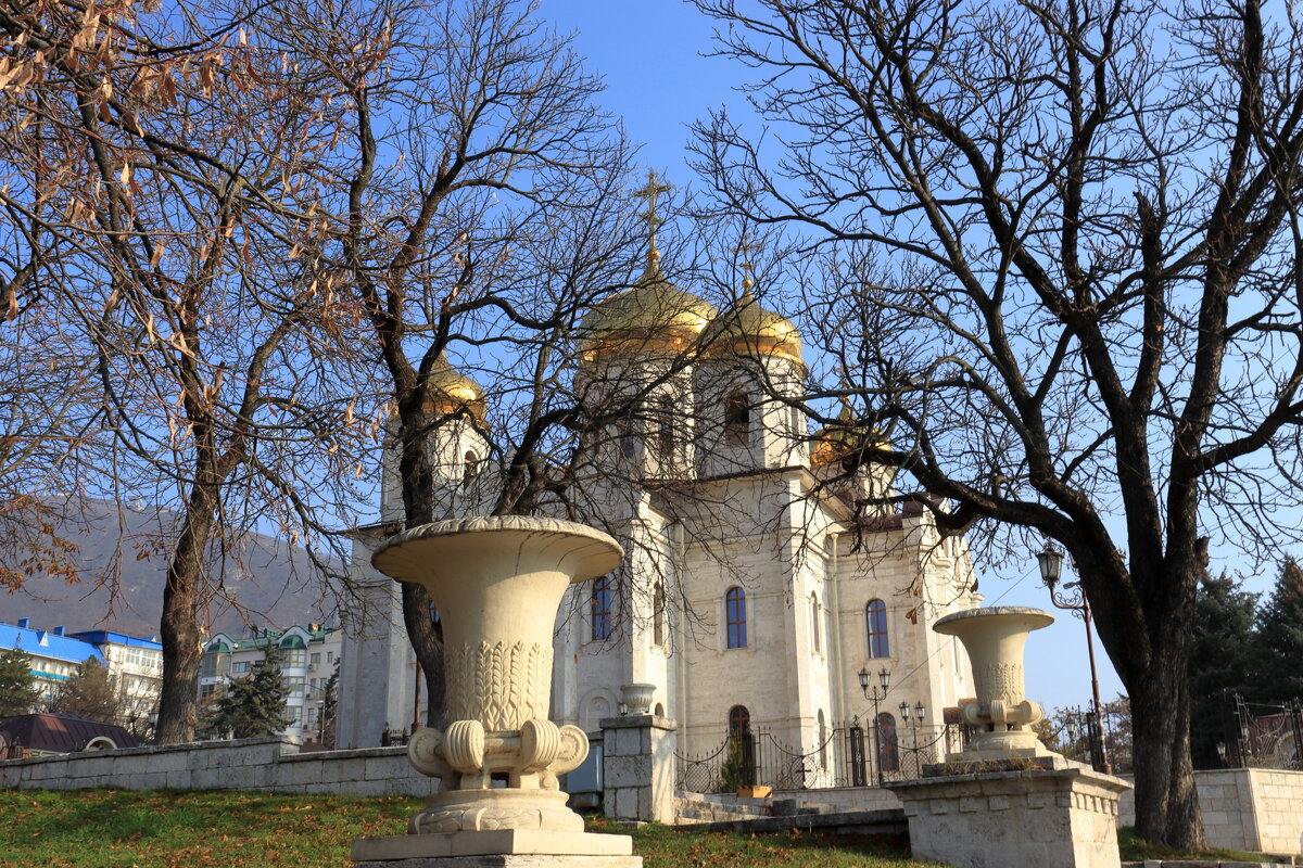 Пятигорск. В сквере спасского собора. - Александр Николаев