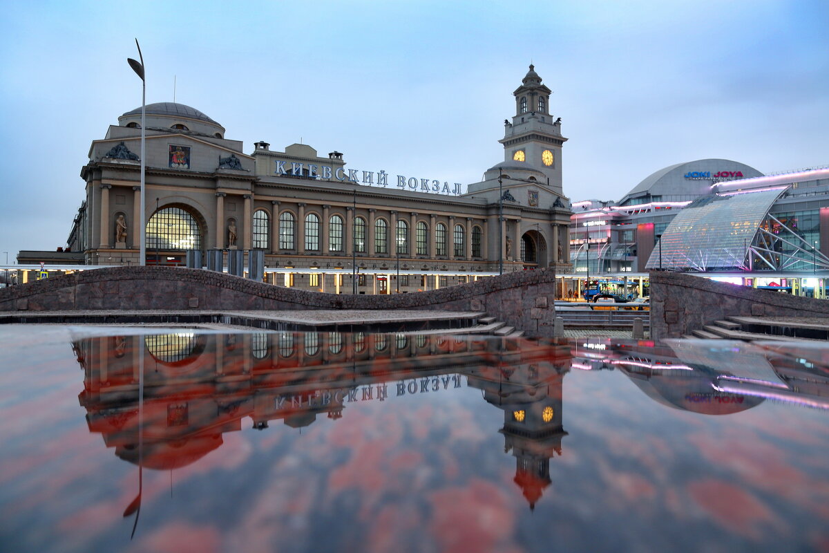 Киевский вокзал утром 30 ноября - Михаил Бибичков