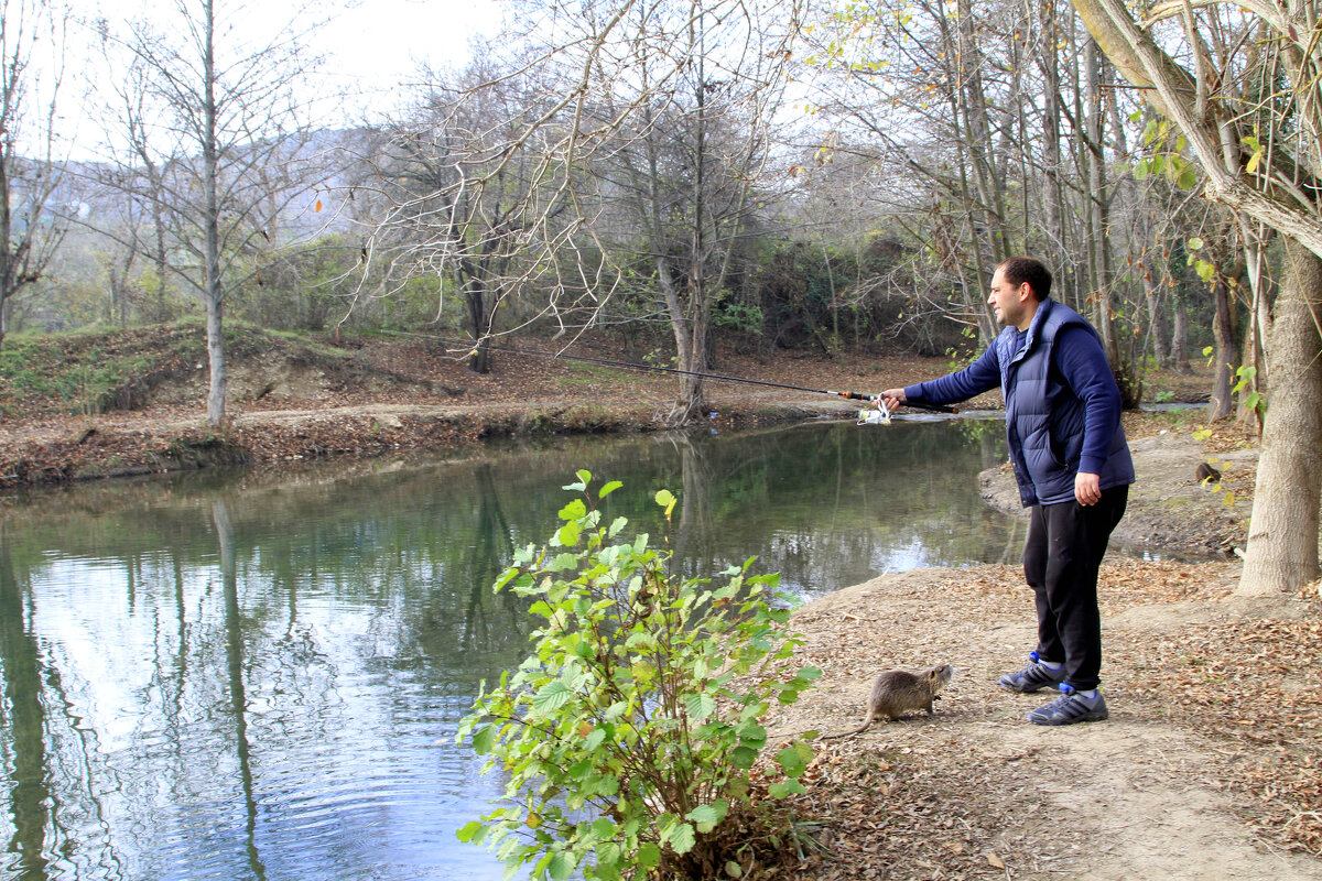 Дядь рыбкой угостишь!? - Геннадий Валеев