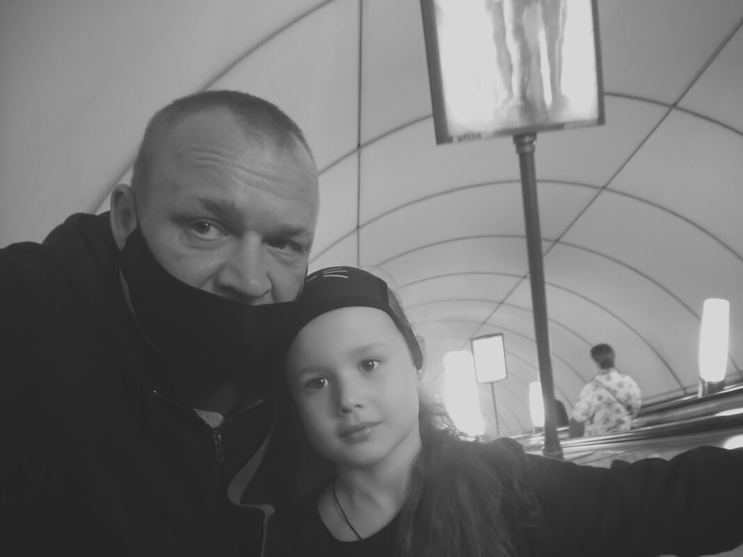 себяшка в питерском метро - Артём 