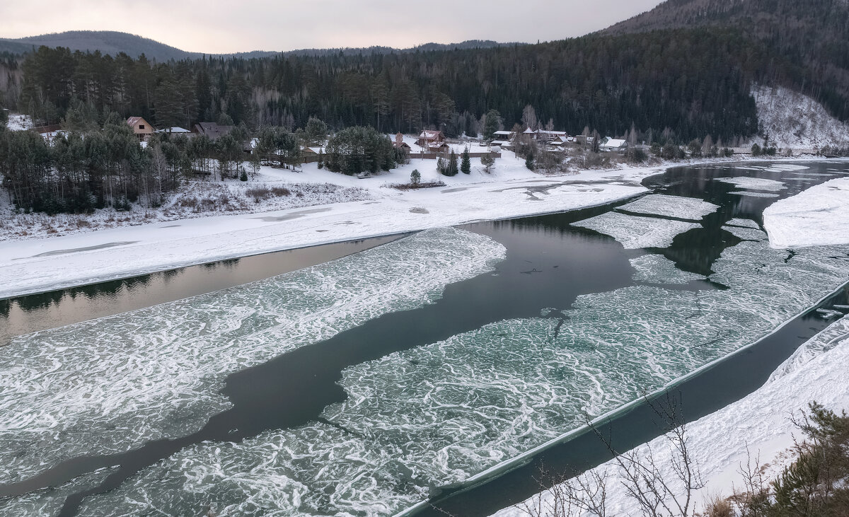 Замерзает река - Марина Фомина.