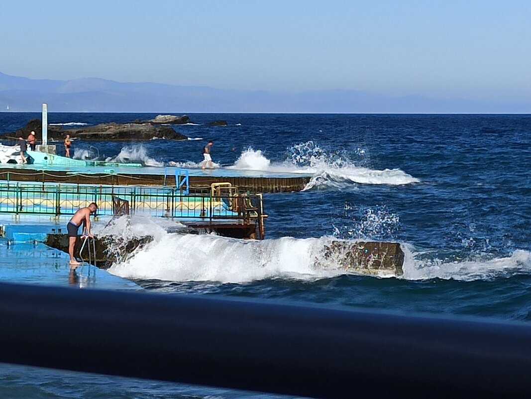 Штормило. Крым. - Галина 