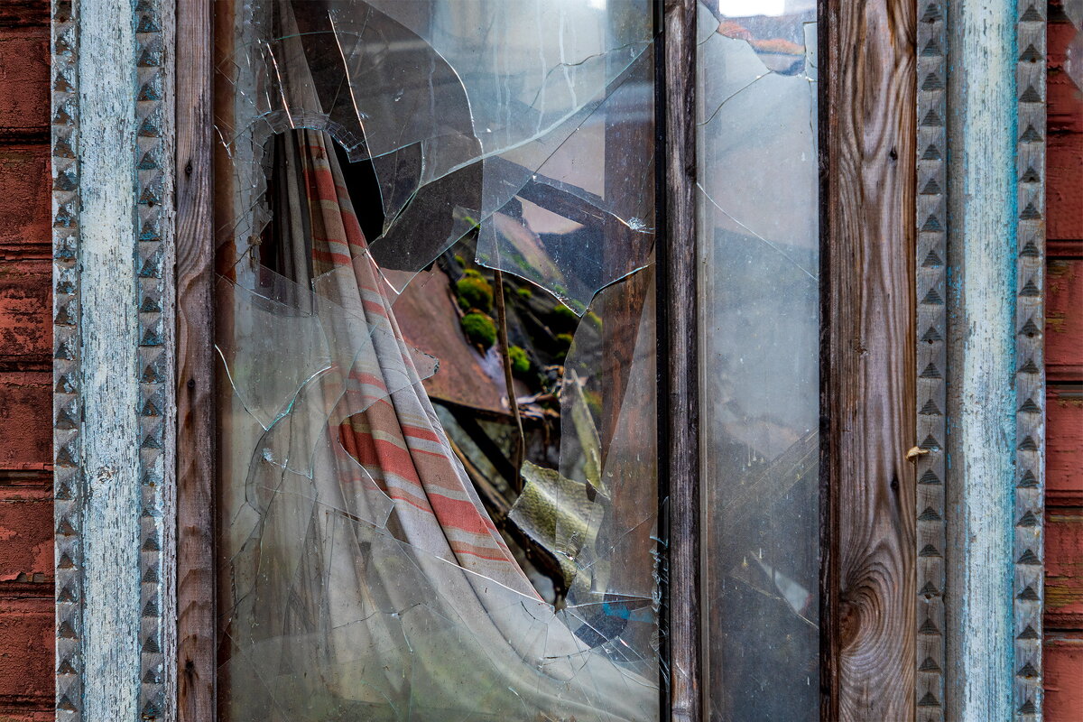 Окно с занавесочкой. - Анатолий. Chesnavik.