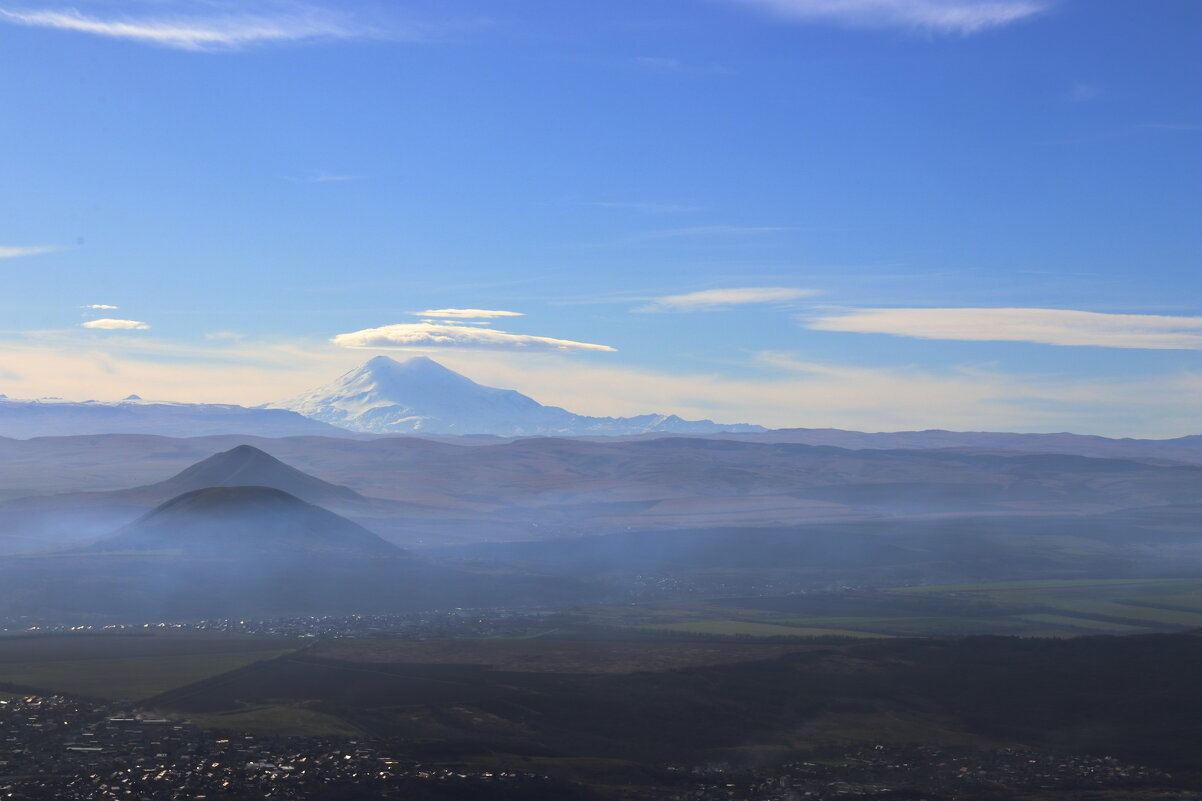 Вид на Эльбрус с горы Машук. - Александр Николаев
