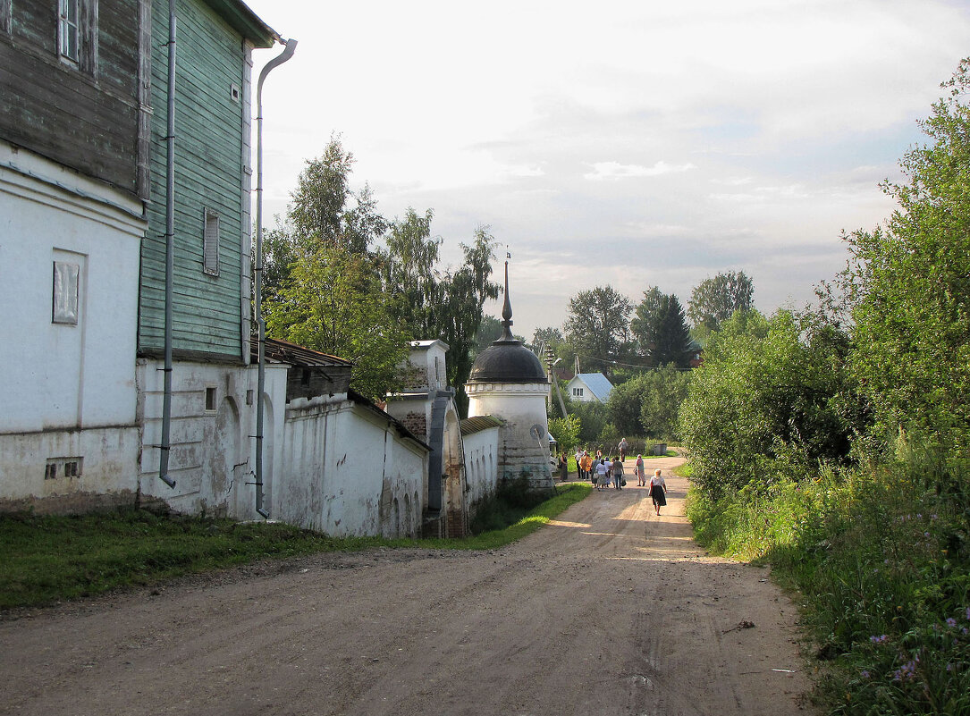 Монастырская стена и Угловая башня - Александр Ильчевский 