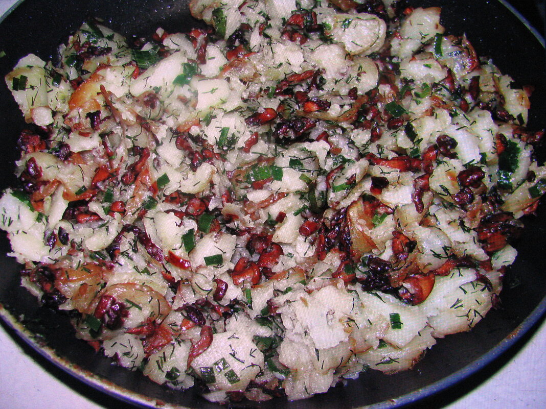 Жареная картошка с грибами - Людмила Смородинская
