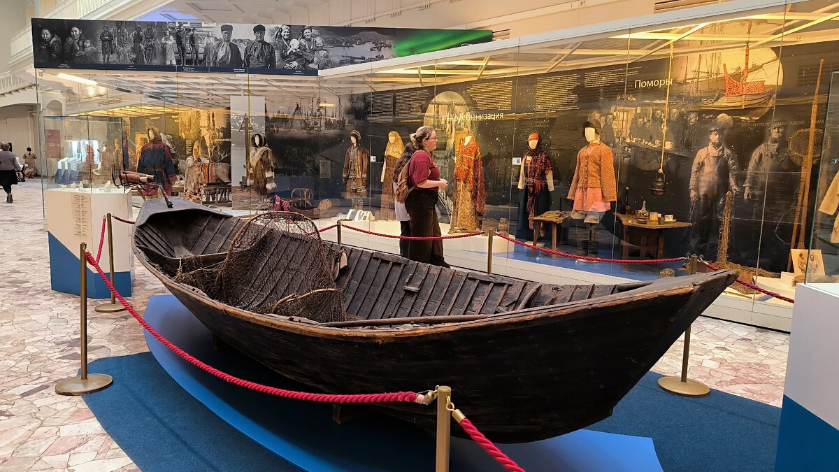 В музее этнографии. - Ольга 