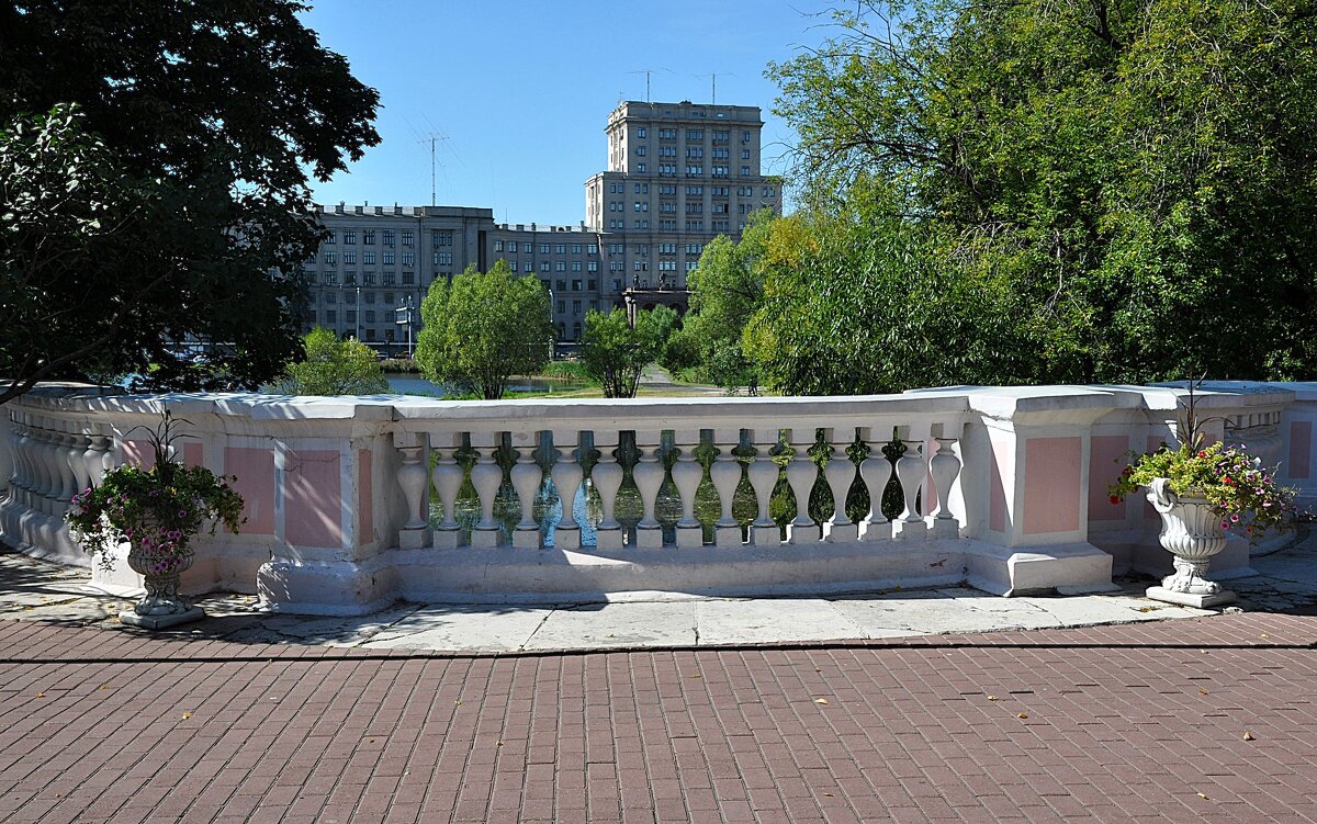 Балюстрада на плотине Венера... - Анатолий Колосов Балюстрада на плотине Венера... - Анатолий Колосов