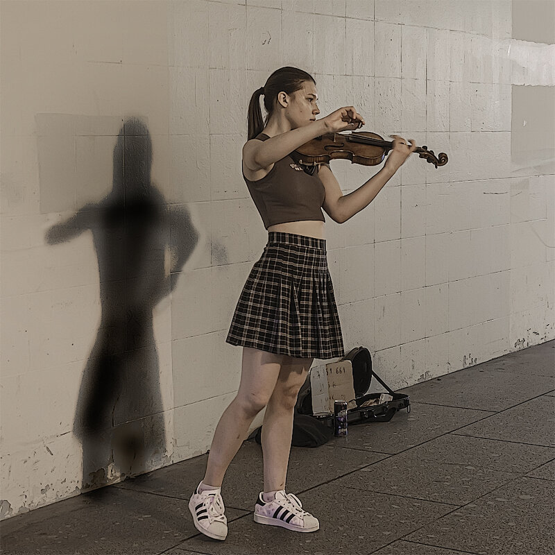 В переходе. - Александр 