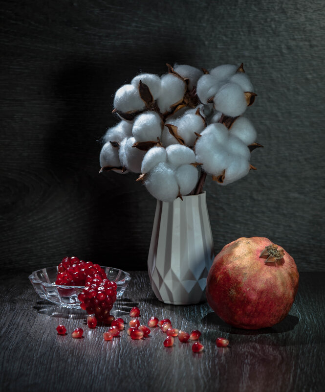 Алые зёрна на чёрном. - Анатолий Нецепляев Алые зёрна на чёрном. - Анатолий Нецепляев