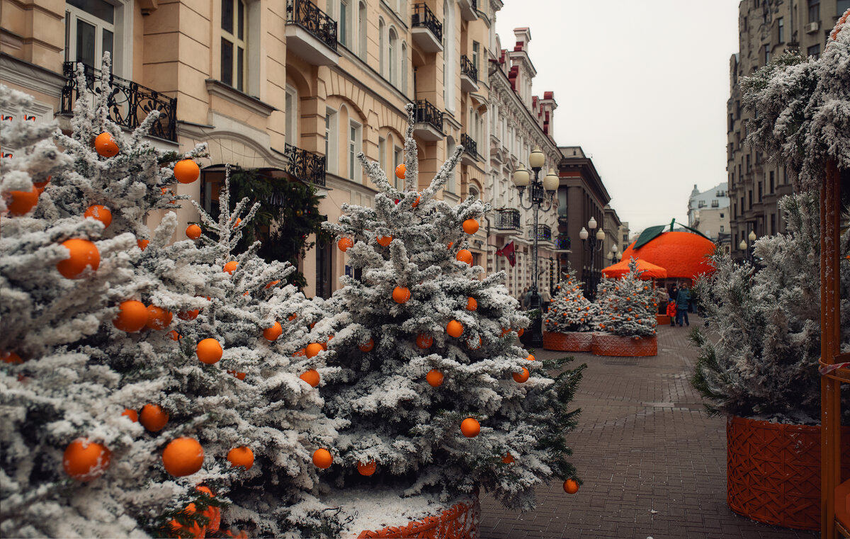 ... - Лилия . ... - Лилия .