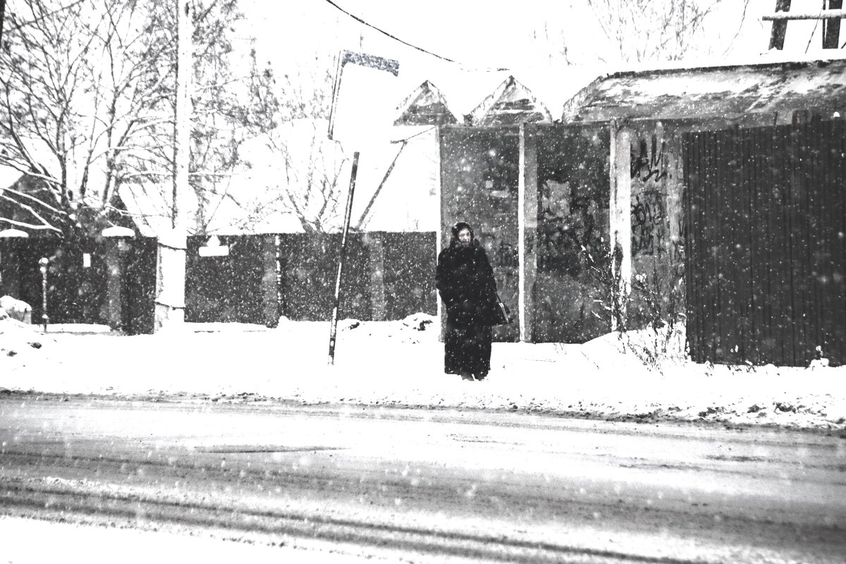 ждёмсссс или сюжет на остановке.... - Сергей Тарбеев ждёмсссс или сюжет на остановке.... - Сергей Тарбеев