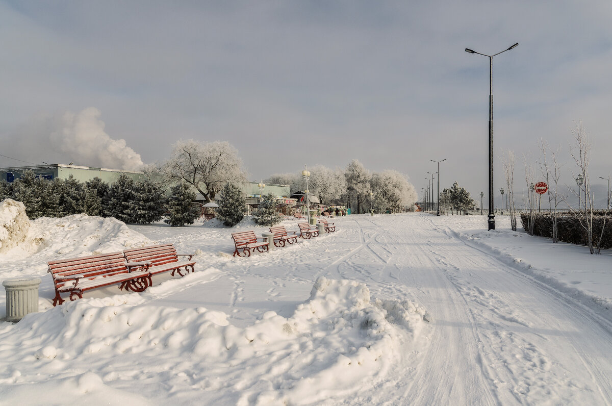 На набережной - Виктор Иванович Чернюк