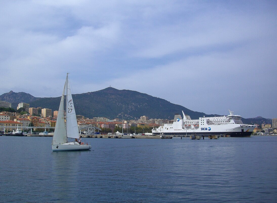 Аяччо, Корсика, Франция. - unix (Илья Утропов) Аяччо, Корсика, Франция. - unix (Илья Утропов)