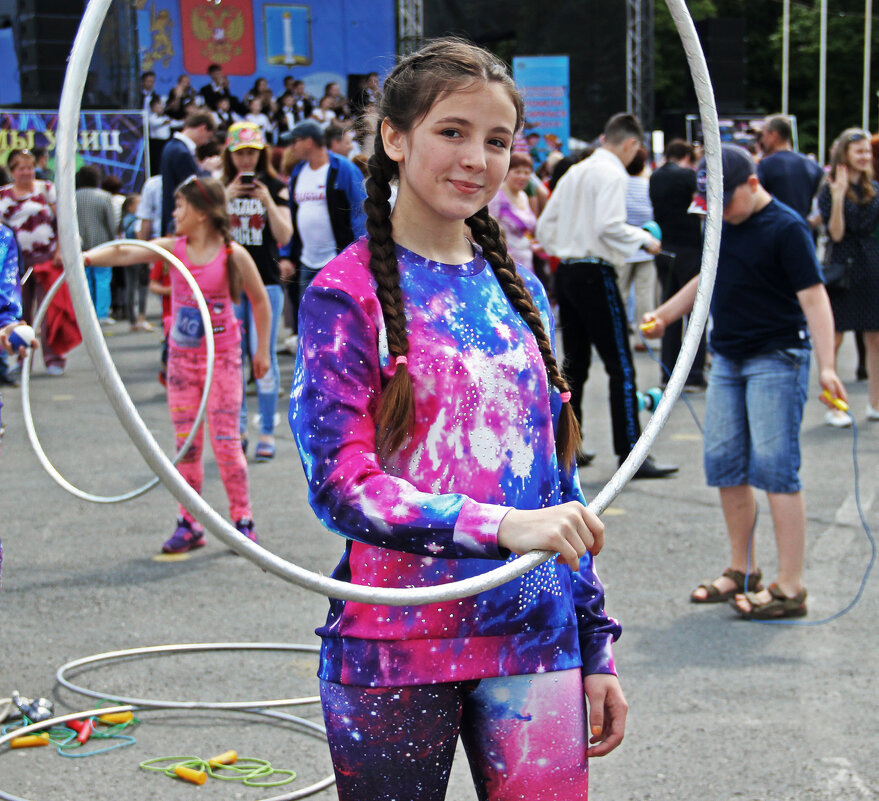 На площади - СЮ 