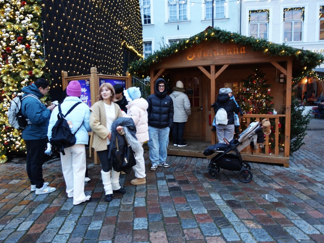 Очередь к Санта-Клаусу - Aida10 Очередь к Санта-Клаусу - Aida10