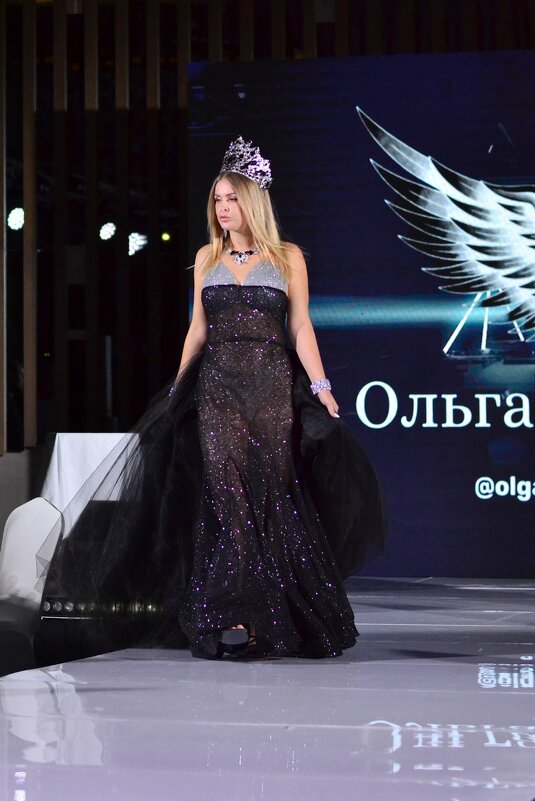 Шикарная коллекция, красивая модель - Александр Рыжов