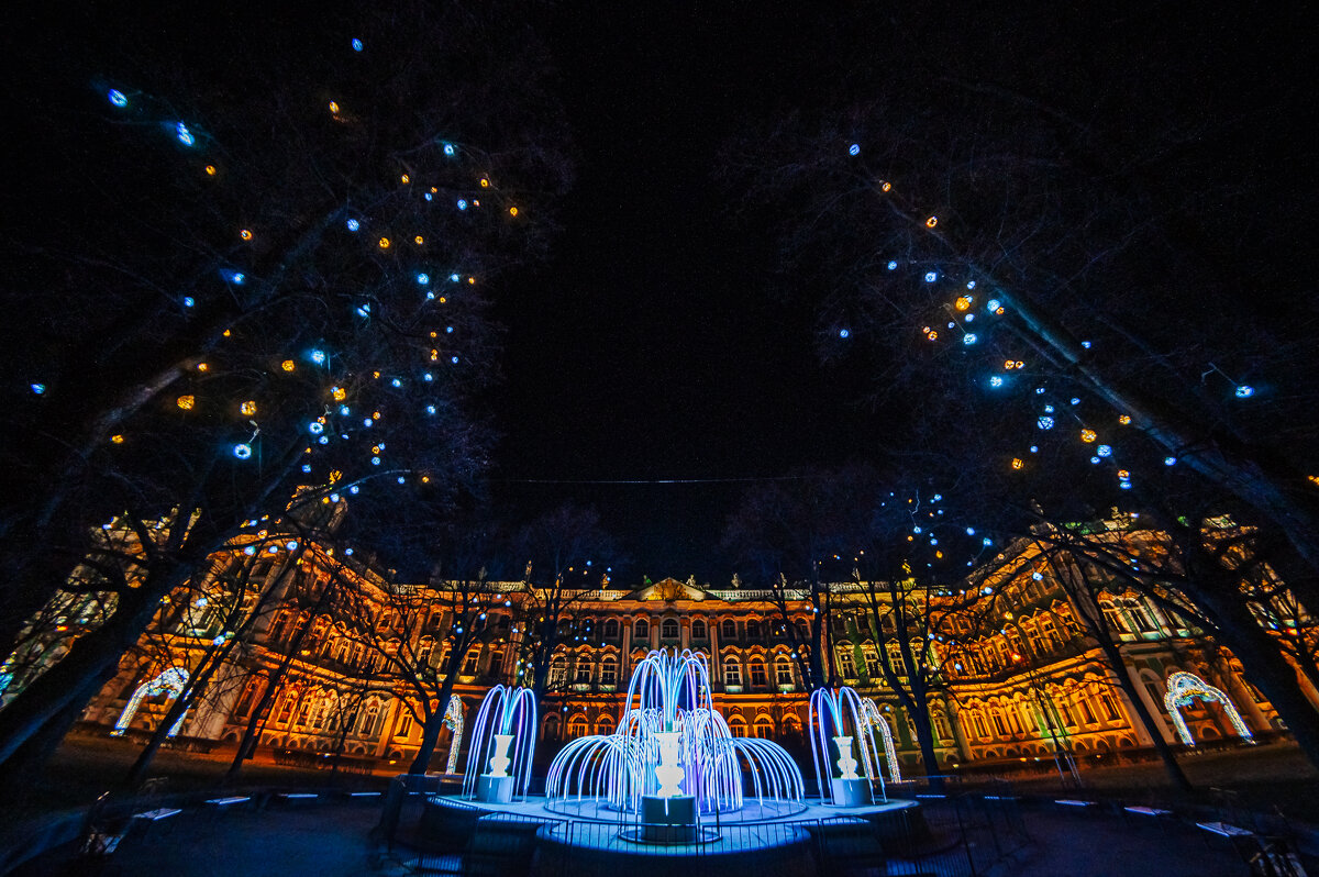 Фонтан у Зимнего дворца - Олег Загорулько Фонтан у Зимнего дворца - Олег Загорулько