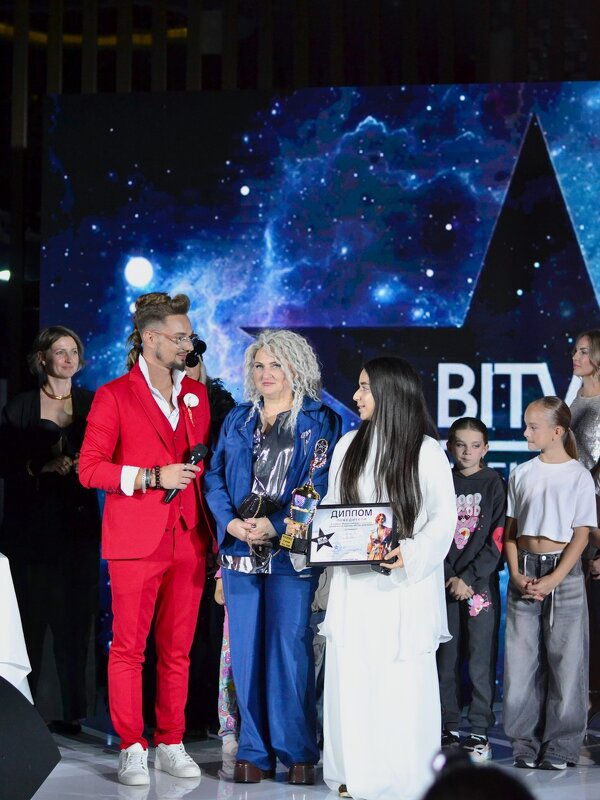 С победительницами - Александр Рыжов С победительницами - Александр Рыжов