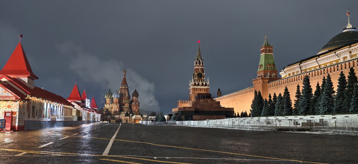 На Красной площади - <<< Наташа >>>