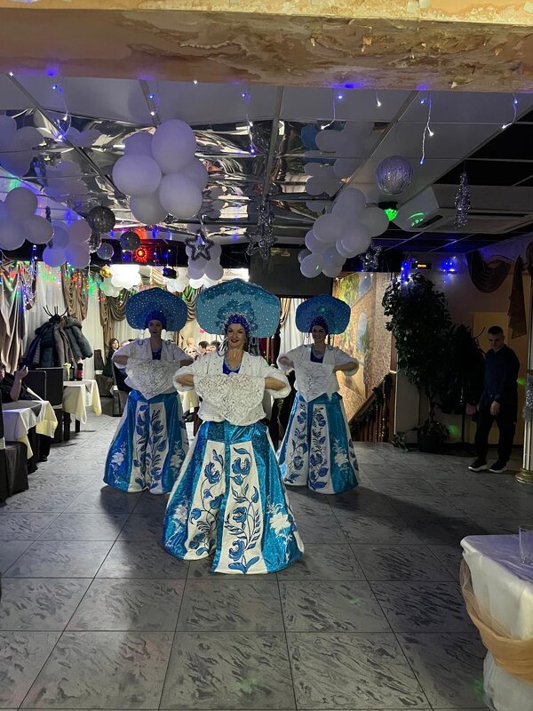 Выступает шоу-балет. - Ольга 