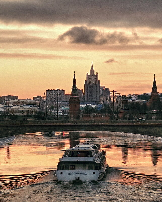 Зимний вечер в Москве - Andrey Lomakin