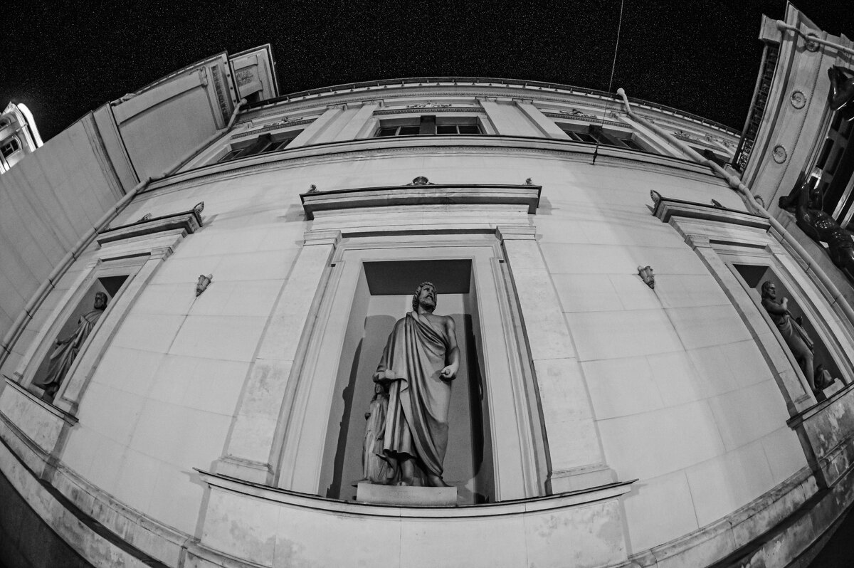 Застывшие в камне - Олег Загорулько