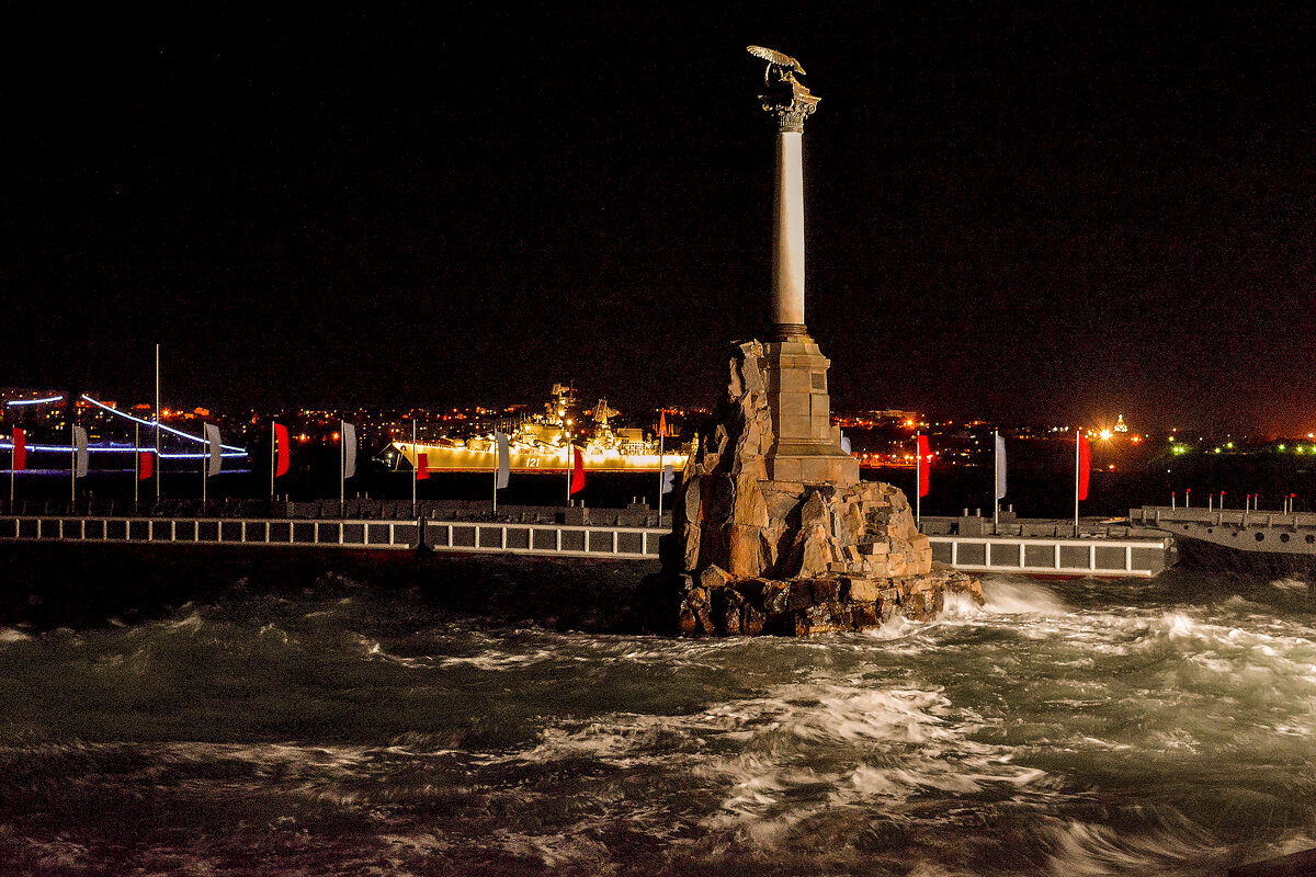Ночная бухта. - Сергей Воротников Ночная бухта. - Сергей Воротников