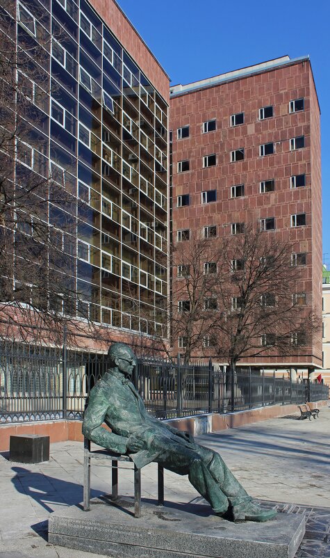 Памятник Ле Корбюзье - Владимир Соколов (svladmir) Памятник Ле Корбюзье - Владимир Соколов (svladmir)