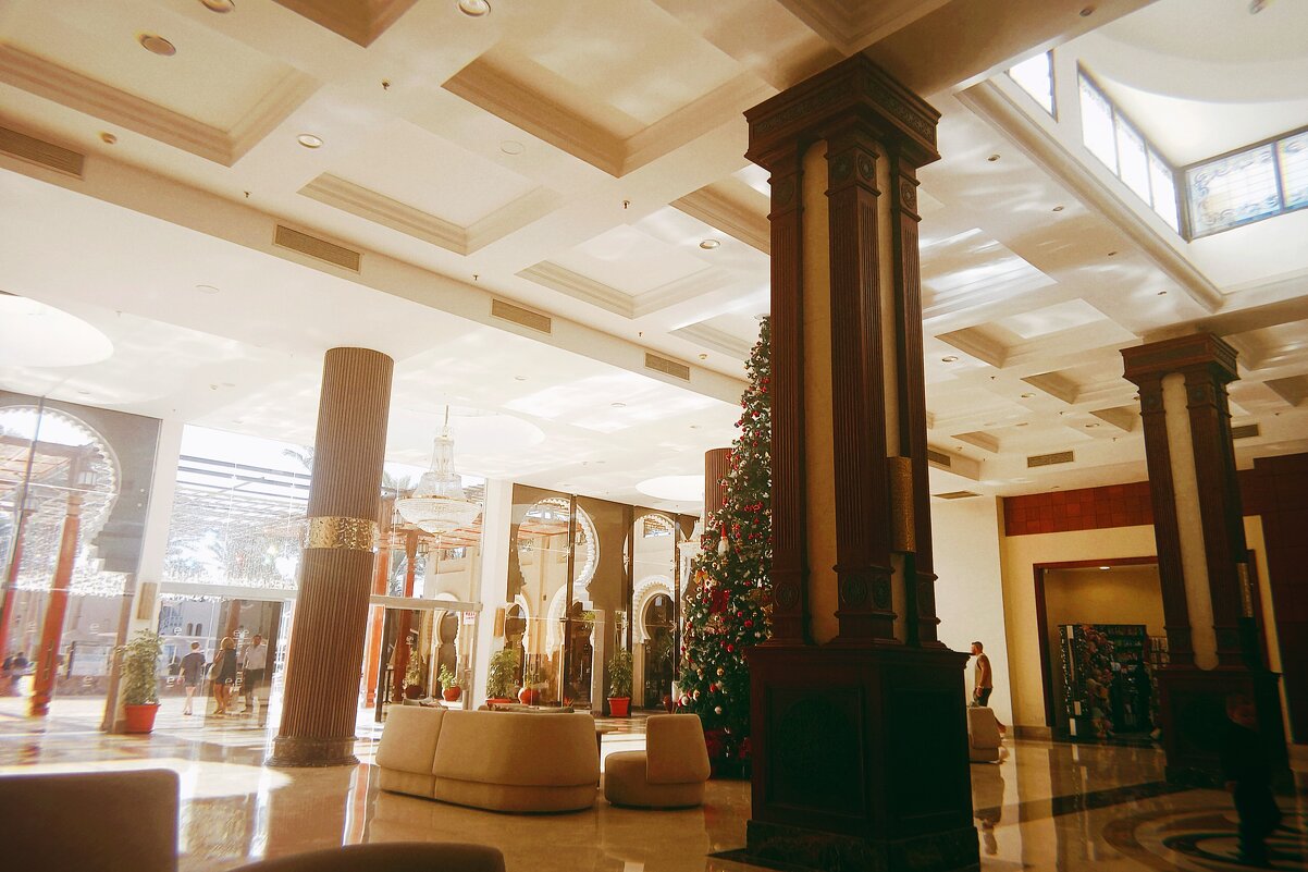 Вестибюль отеля SEA BEACH - Игорь Солдаткин