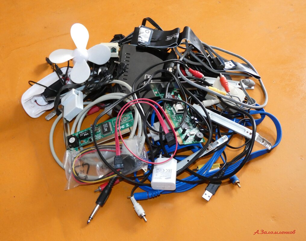 А вы перед Новым годом планируете выбросить скопившийся всякий старый хлам? :-) - Андрей Заломленков