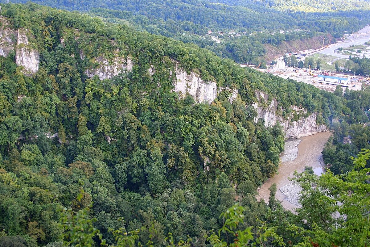 АХШТЫРСКОЕ УЩЕЛЬЕ СОЧИ - Tata Wolf АХШТЫРСКОЕ УЩЕЛЬЕ СОЧИ - Tata Wolf