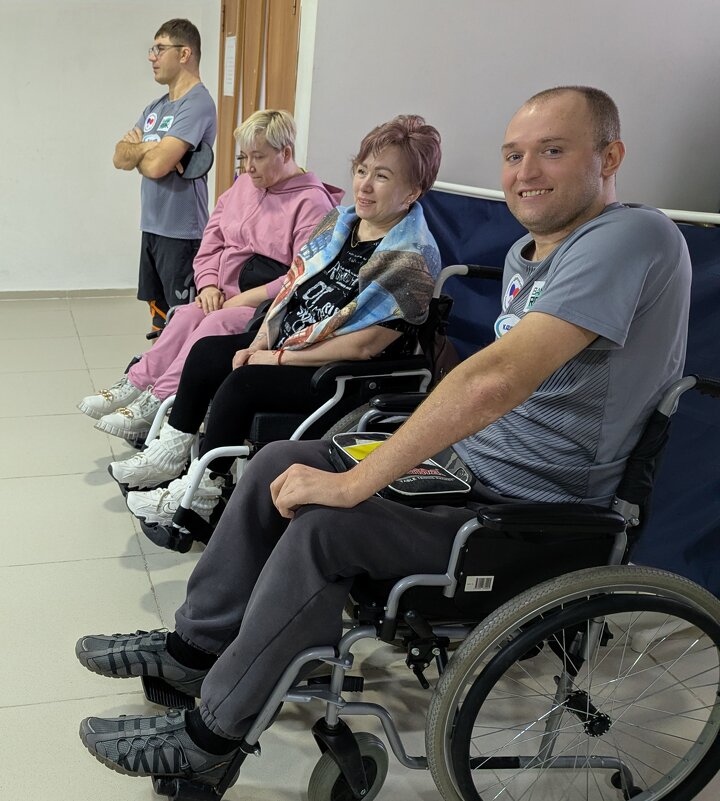 Переживают... - Андрей Хлопонин